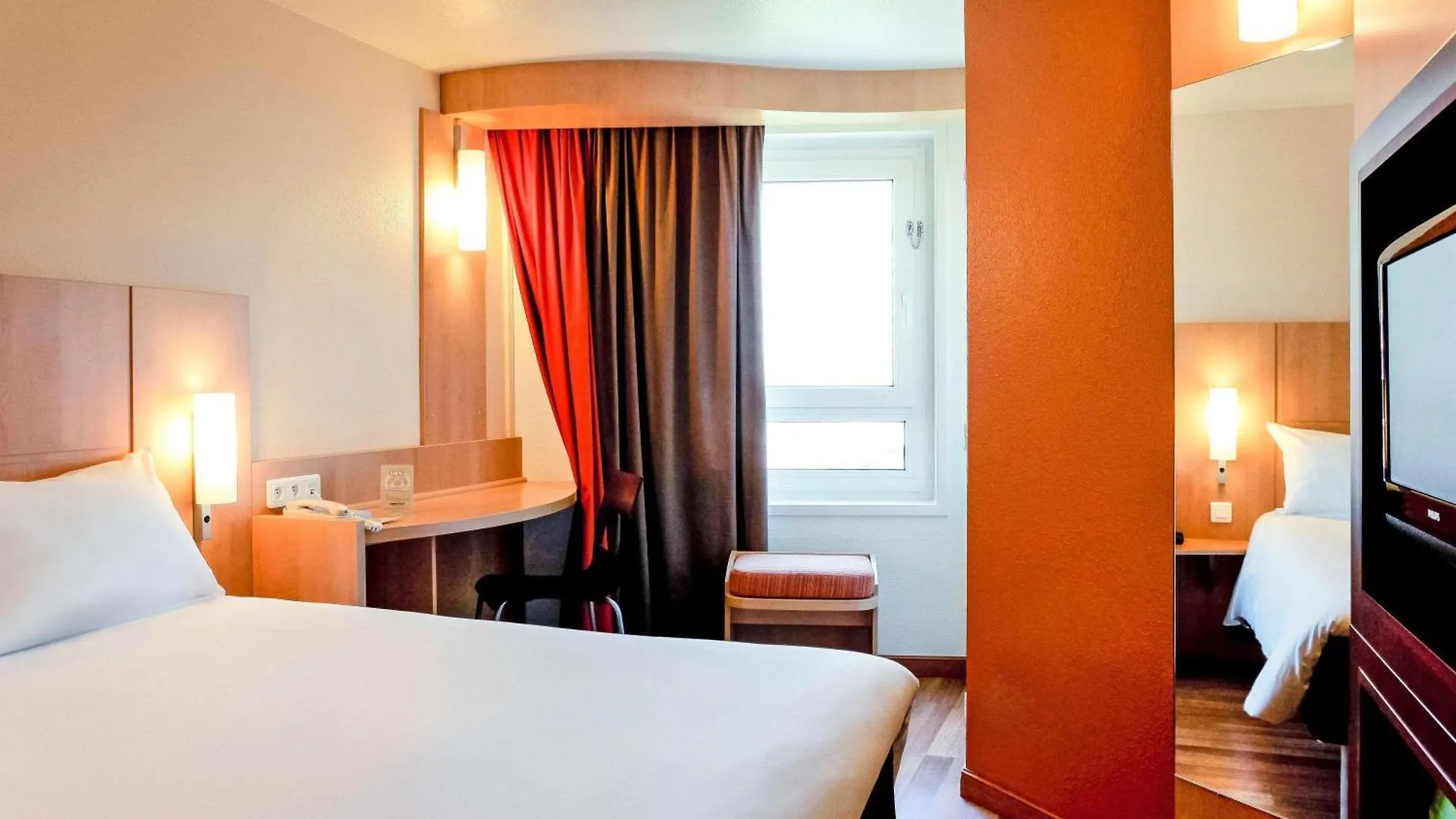 Ibis Lyon Part Dieu Les Halles Hotel